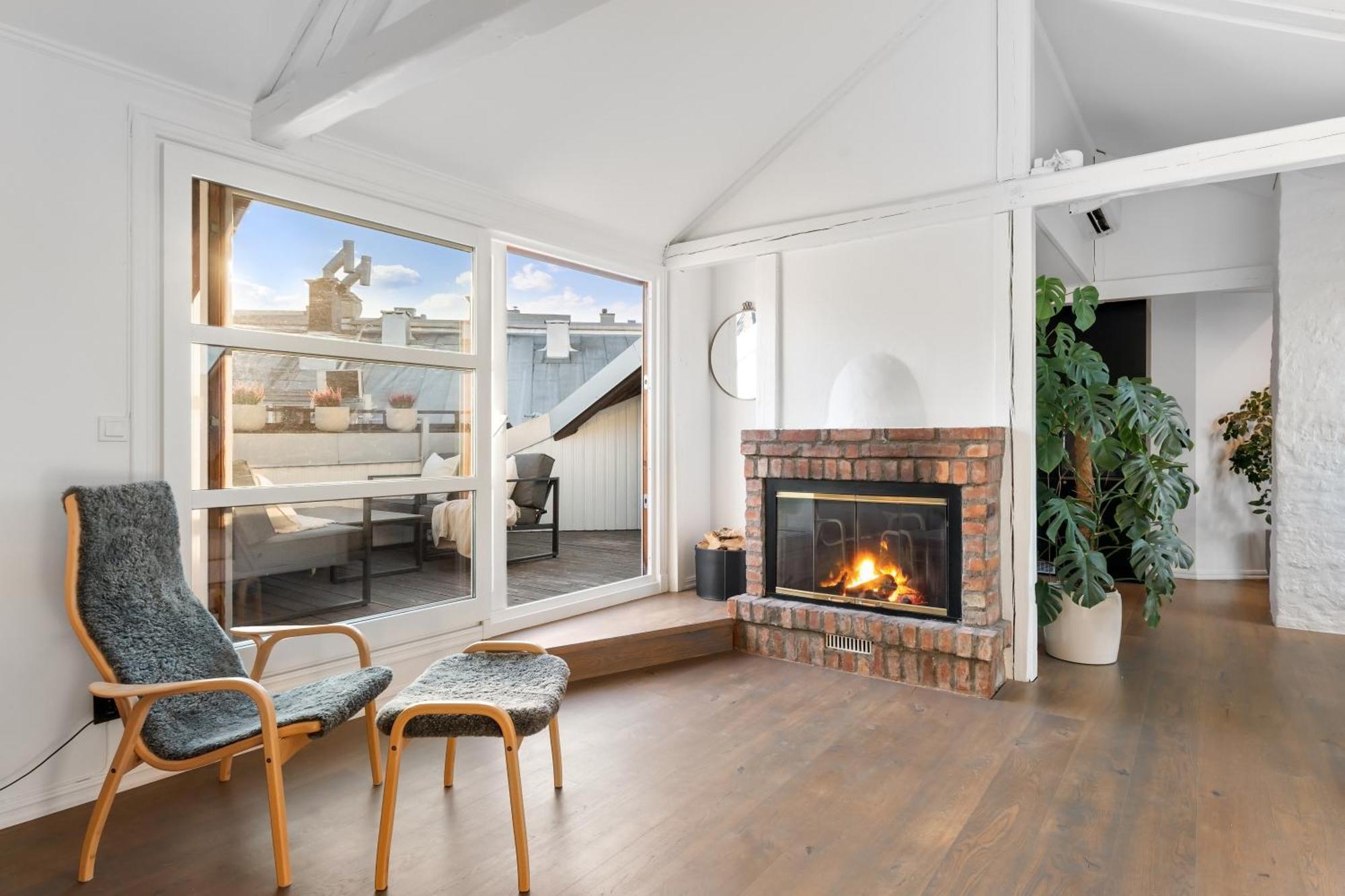 Apartment Large Penthouse With Roof Terrace