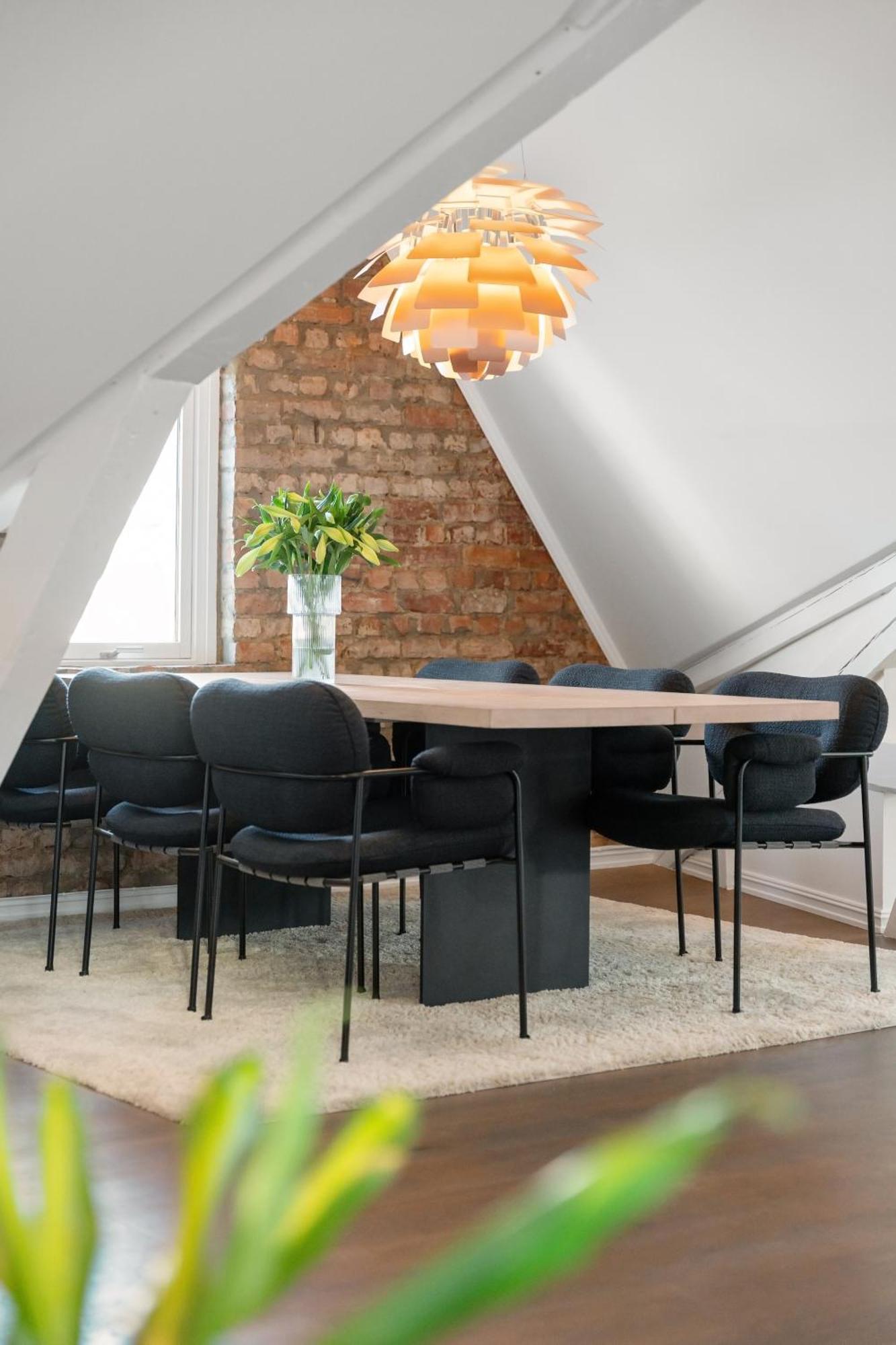 Large Penthouse With Roof Terrace